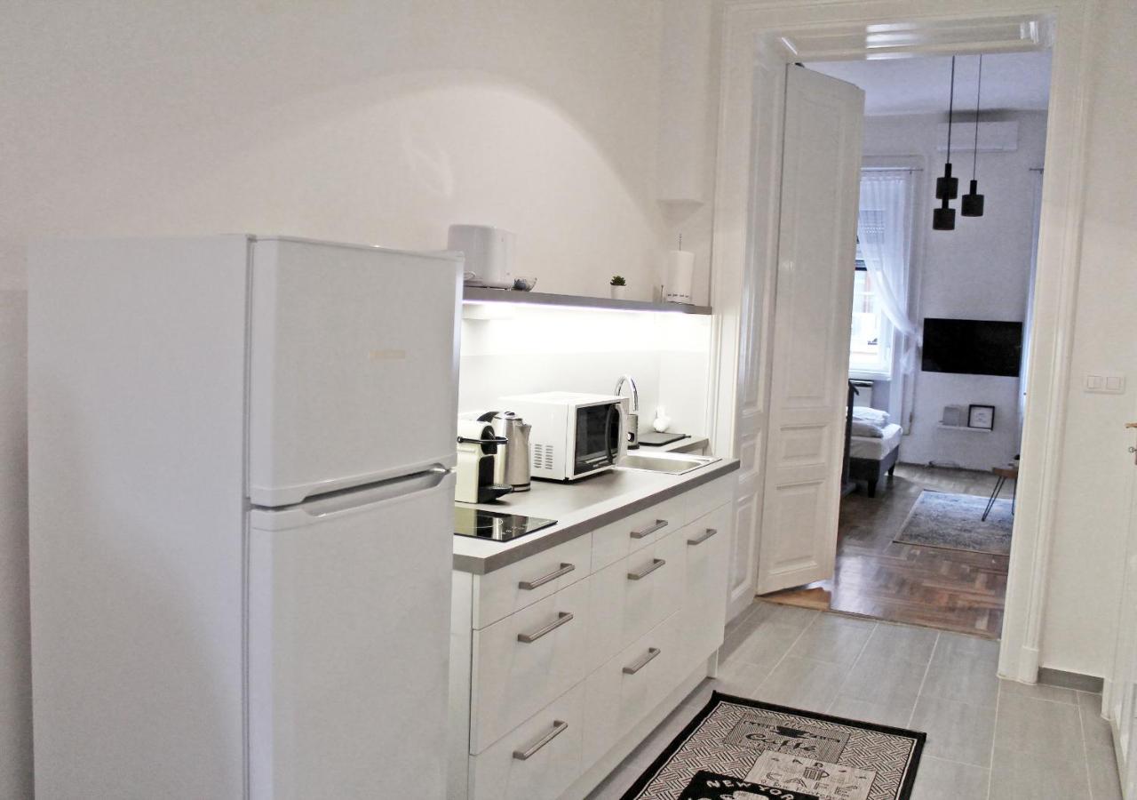 Luxury New Apartment With Gallery At Dob Street Nearby Gozsdu Court Budapest Eksteriør bilde