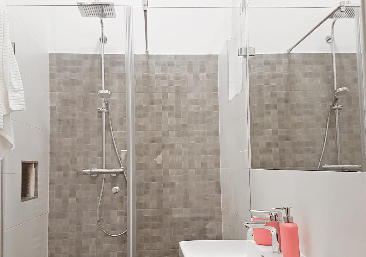 Luxury New Apartment With Gallery At Dob Street Nearby Gozsdu Court Budapest Eksteriør bilde